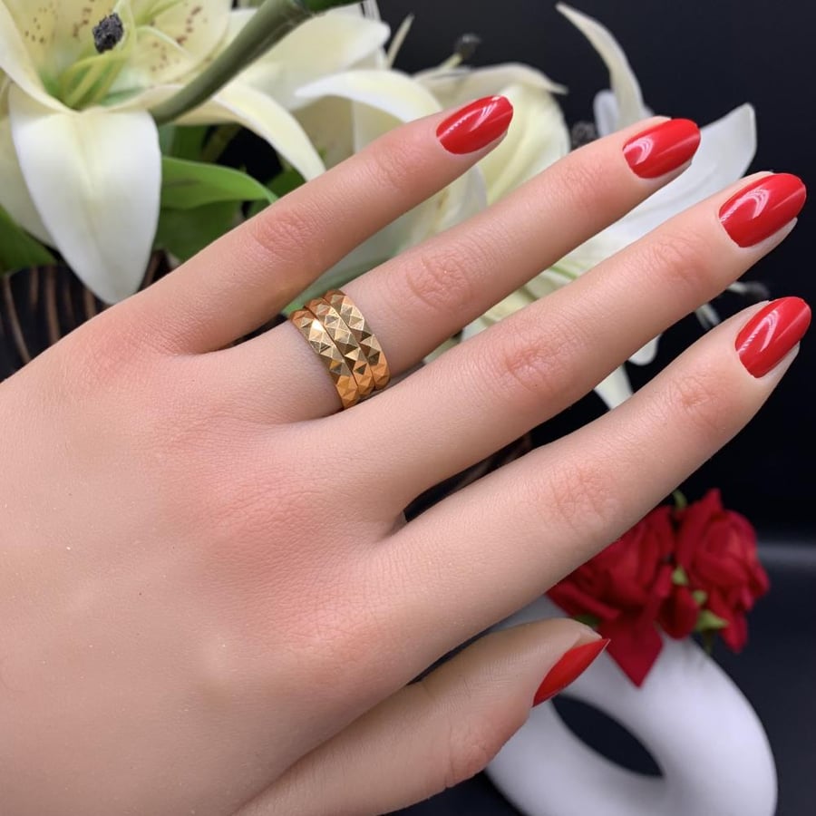 Double Marami, 21 karat pure gold, size 5