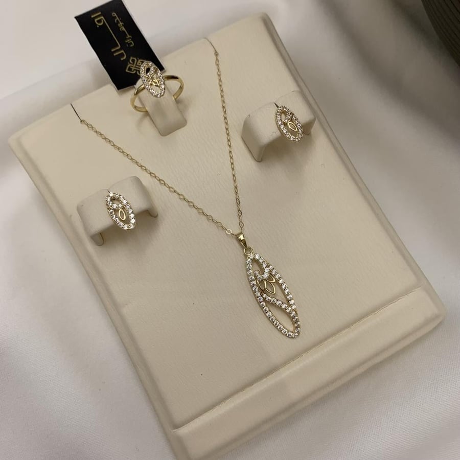 Soft children's set, 18-karat, weight 3.1