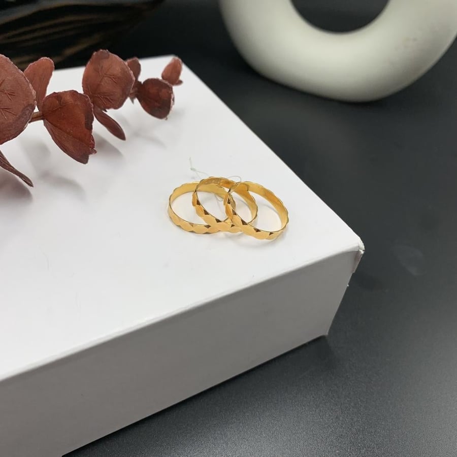 Double Marami, 21 karat pure gold, size 5