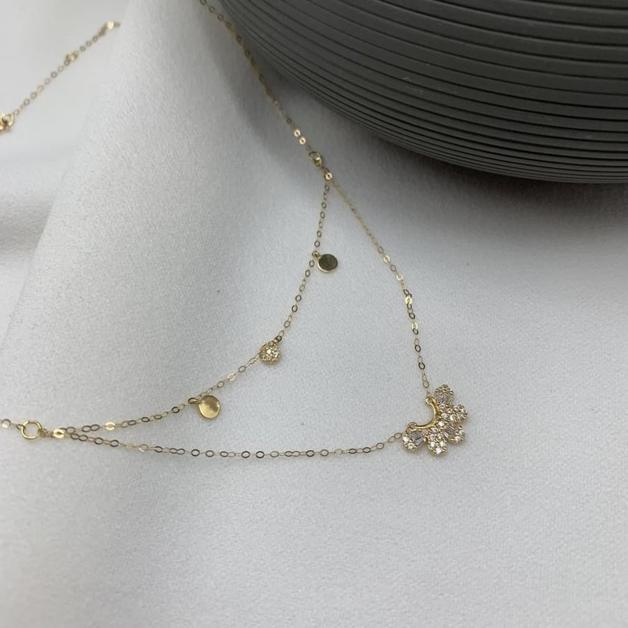 Two-layer soft diamond design 18 karat