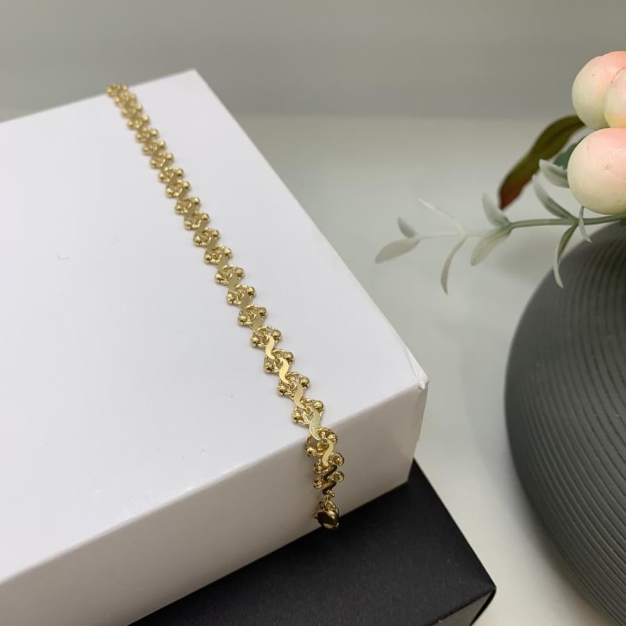 Italian soft bracelet 18 karat pure gold weight 5.5