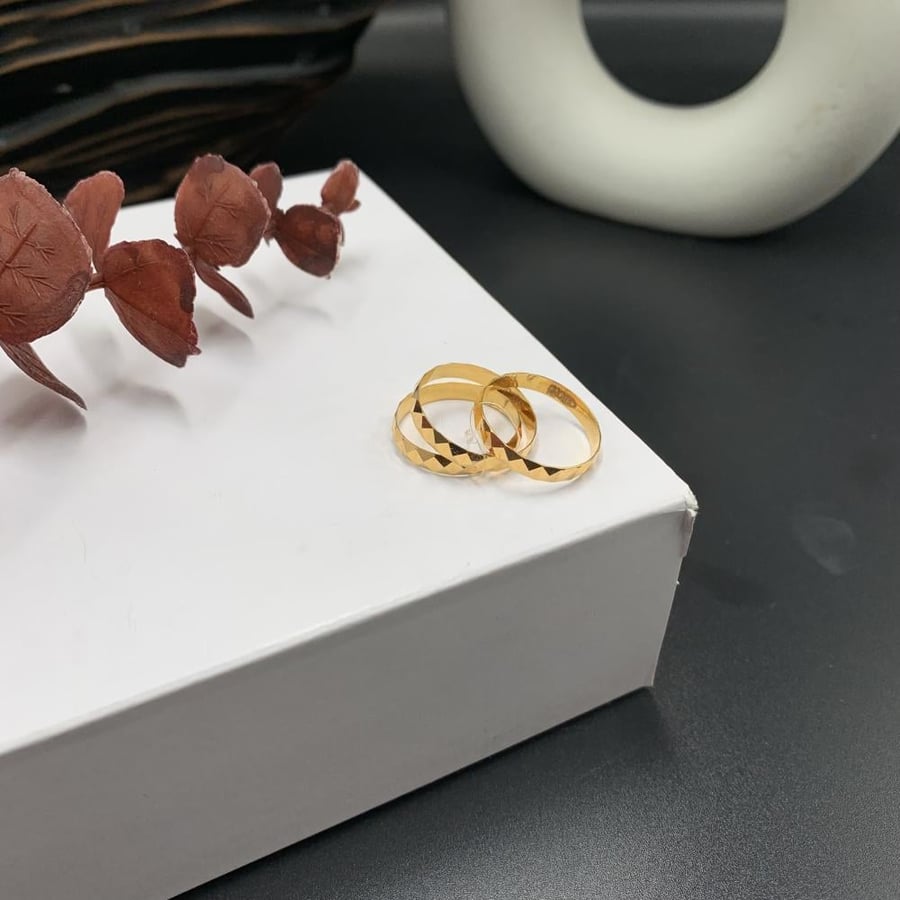Double Marami, 21 karat pure gold, size 5