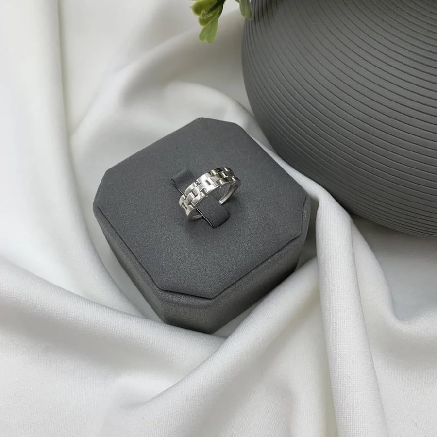 White Italian gold ring, pure 18-karat gold
