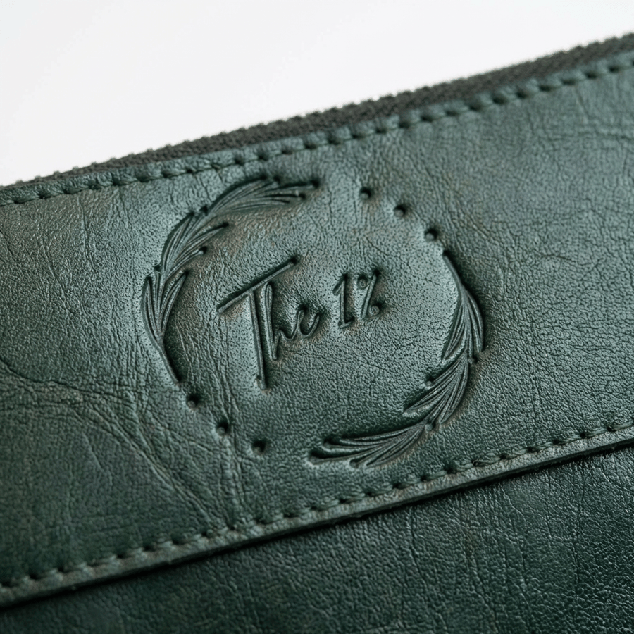 Essential Pouch — Forest (أخضر)