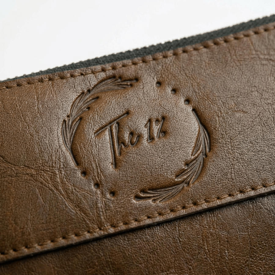Essential Pouch — Terra (بني كلاسيك)