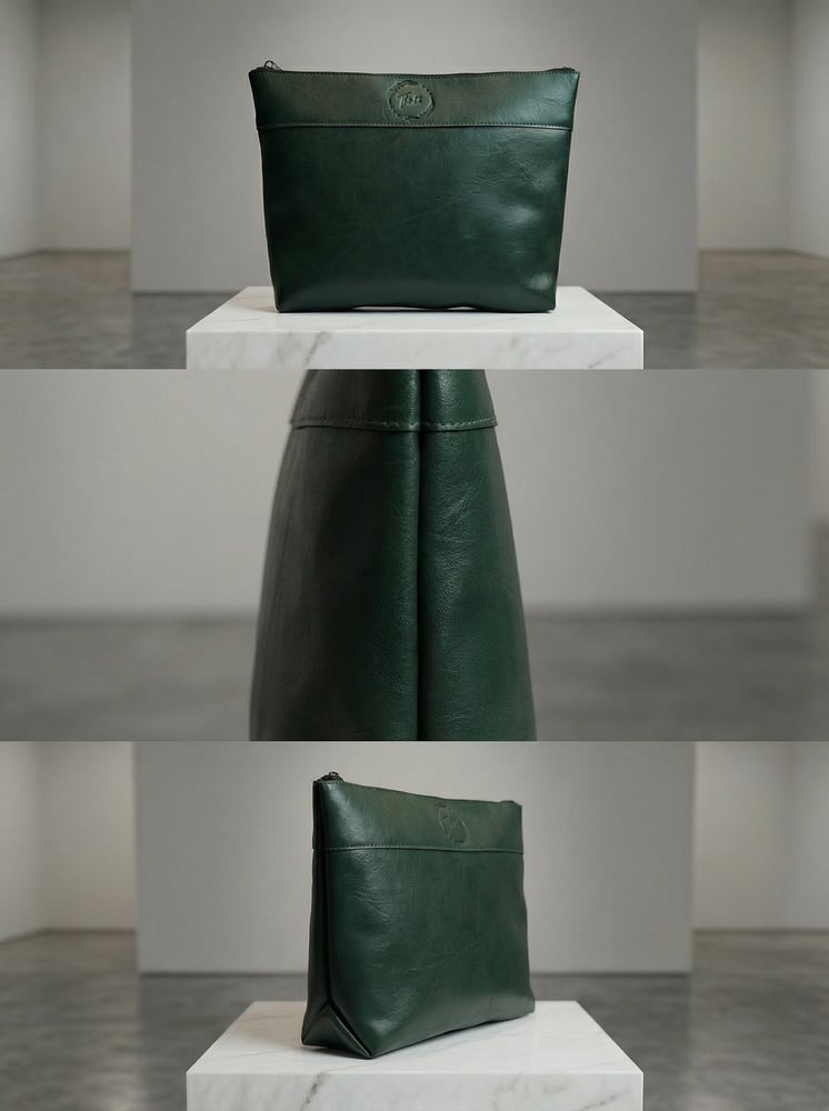Essential Pouch — Forest (أخضر)