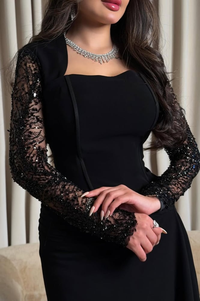 فستان سهرة كورسيه دانتيل.