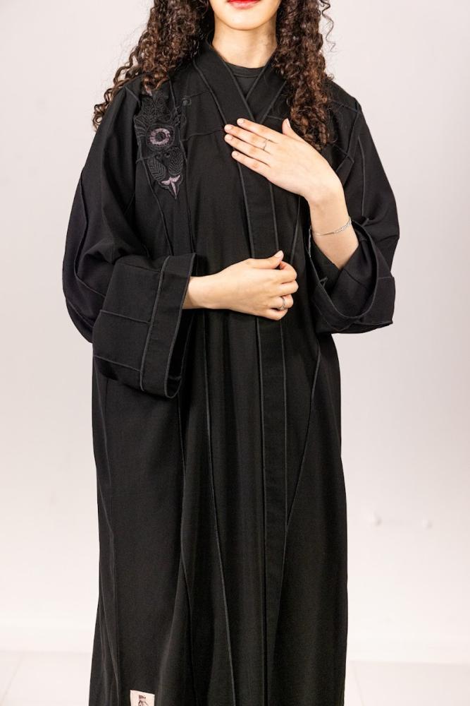 الفاتنه اسود