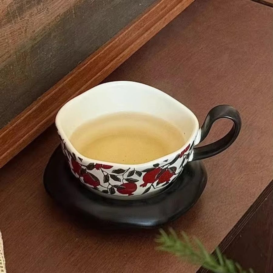 كوب كلاسيكي مع صحن سيراميك