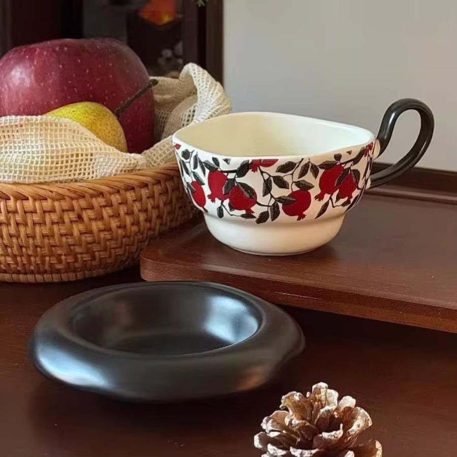 كوب كلاسيكي مع صحن سيراميك