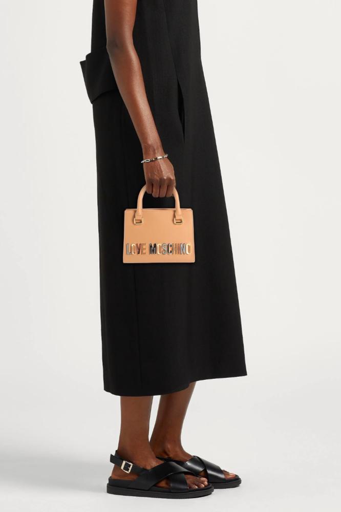 Love Moschino عدد محدود