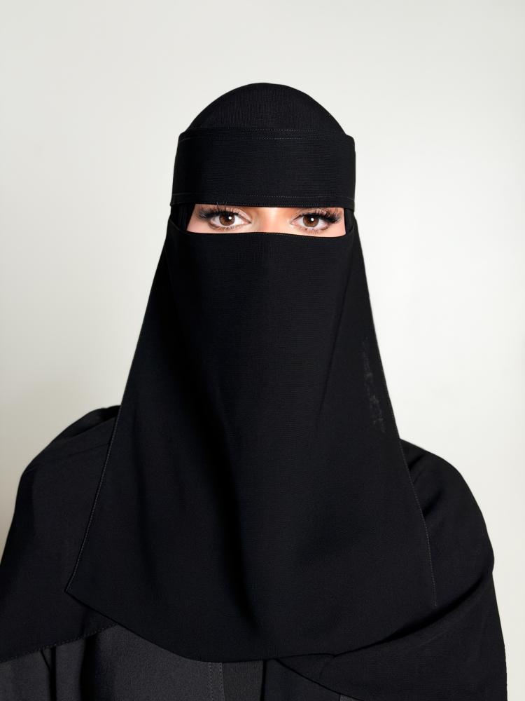 نقاب طويل بمطاط صغير