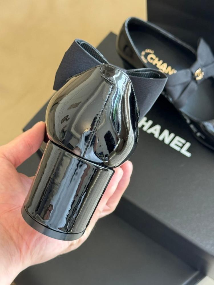 حذاء شانيل CHANEL