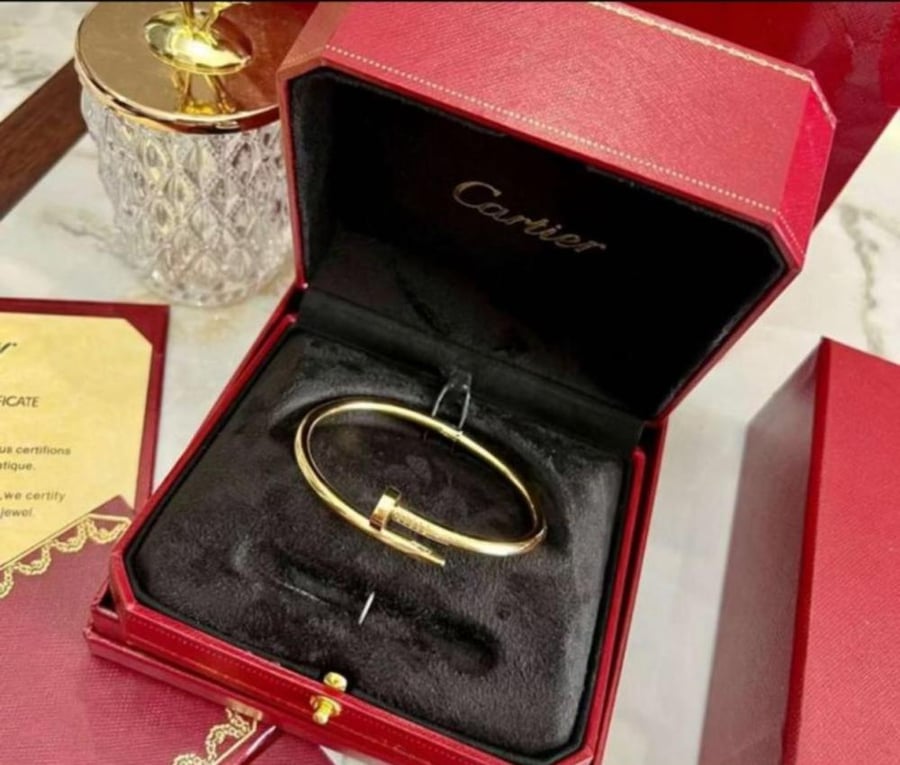 سوار كارتير مع جميع الملحقات مطلي ذهب عيار ١٨