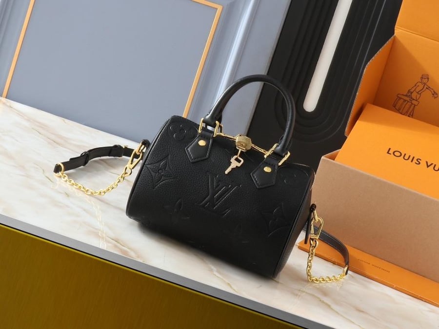 شنطه لويس فيتون مقاس 20 LV