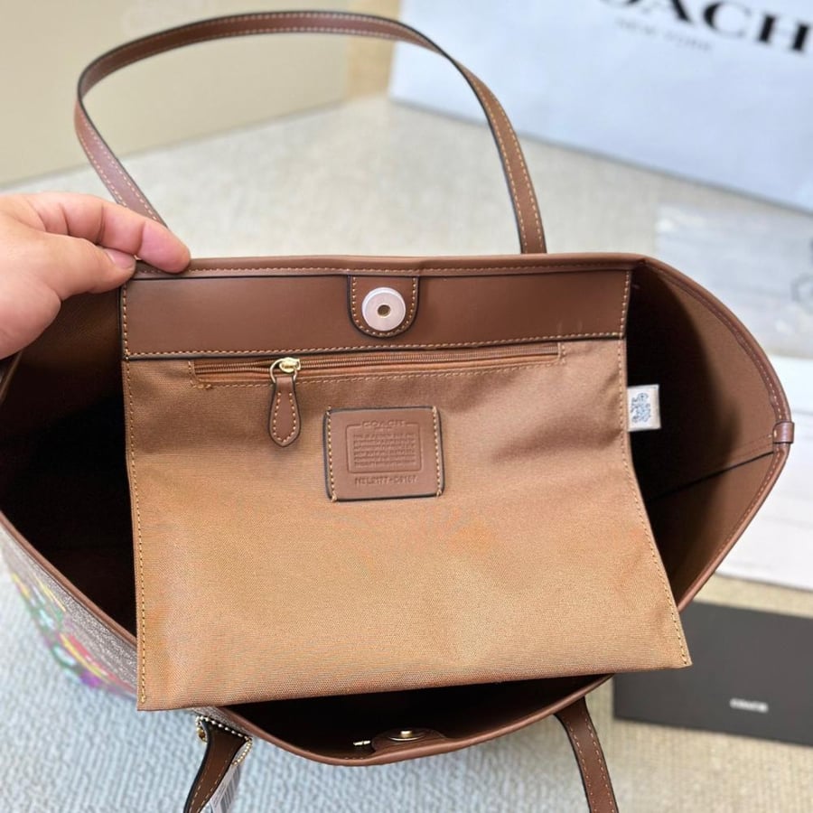 شنطه كوتش Coach