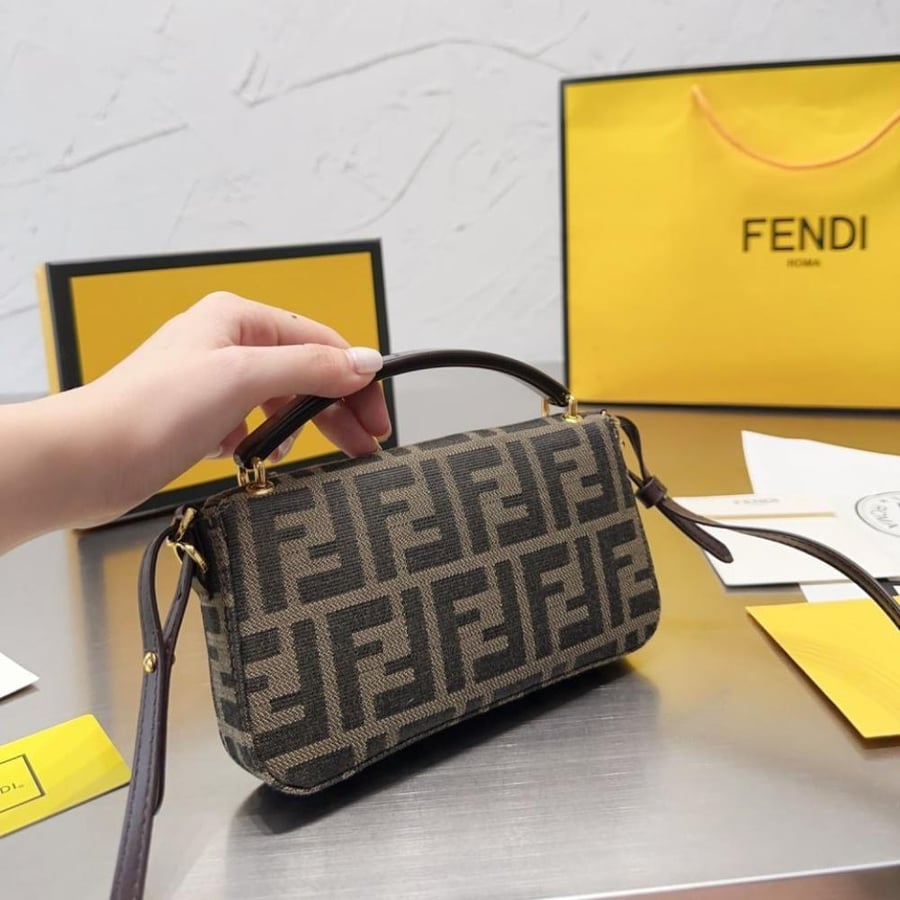 شنطة فيندي Fendi