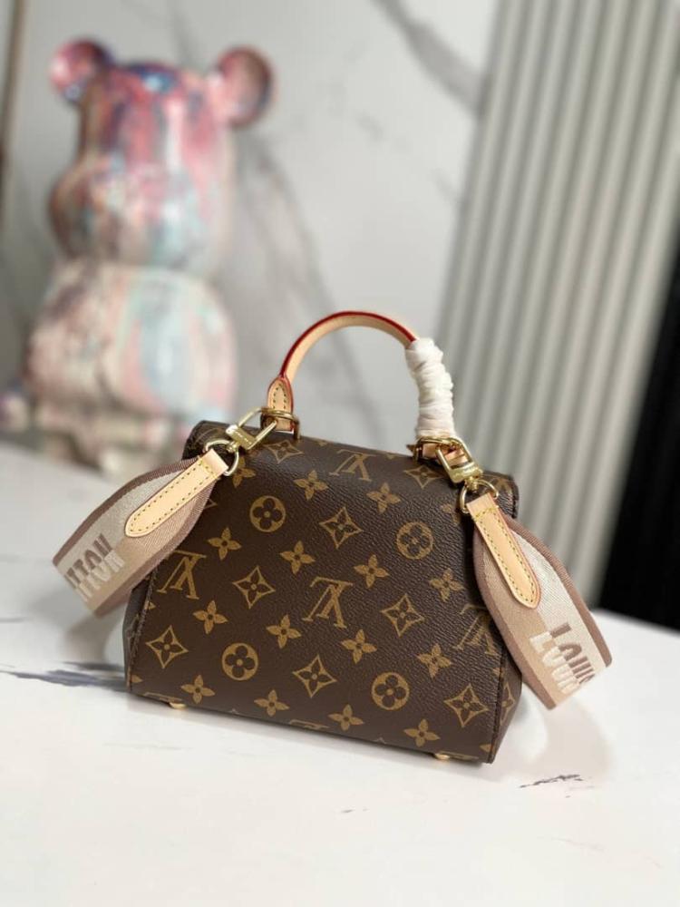 شنطة  لويس فيتون LV المقاس الصغير