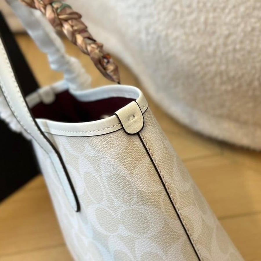 شنطه كوتش Coach