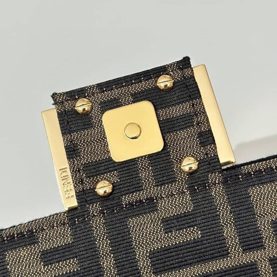 شنطه فندي ماستر