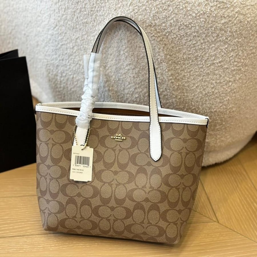 شنطه كوتش Coach