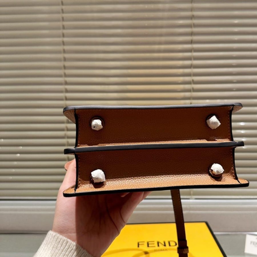 شنطه فيندي  Fendi