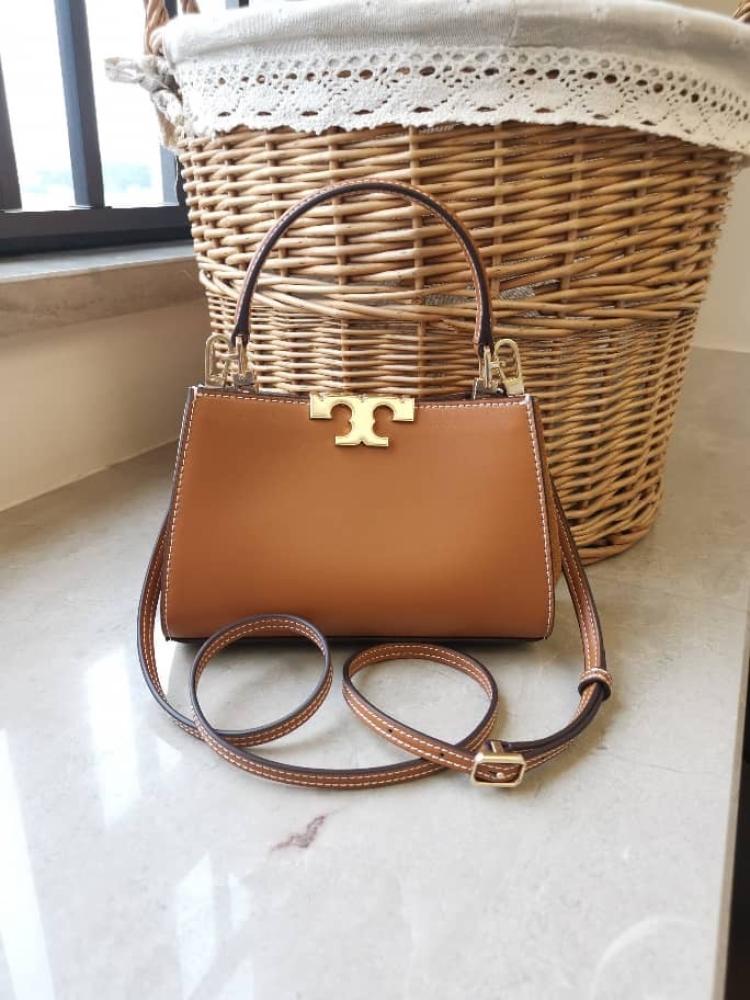 توري بورش Tory Burch مقاس صغير