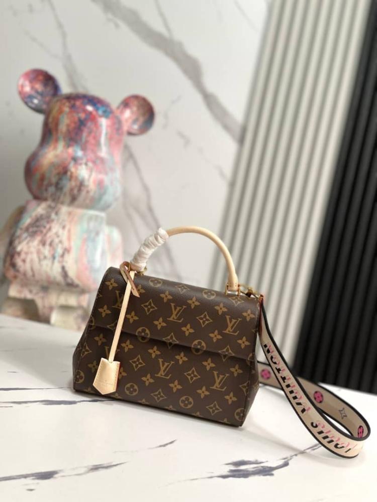 شنطة لويس فيتون LV مقاس الكبير