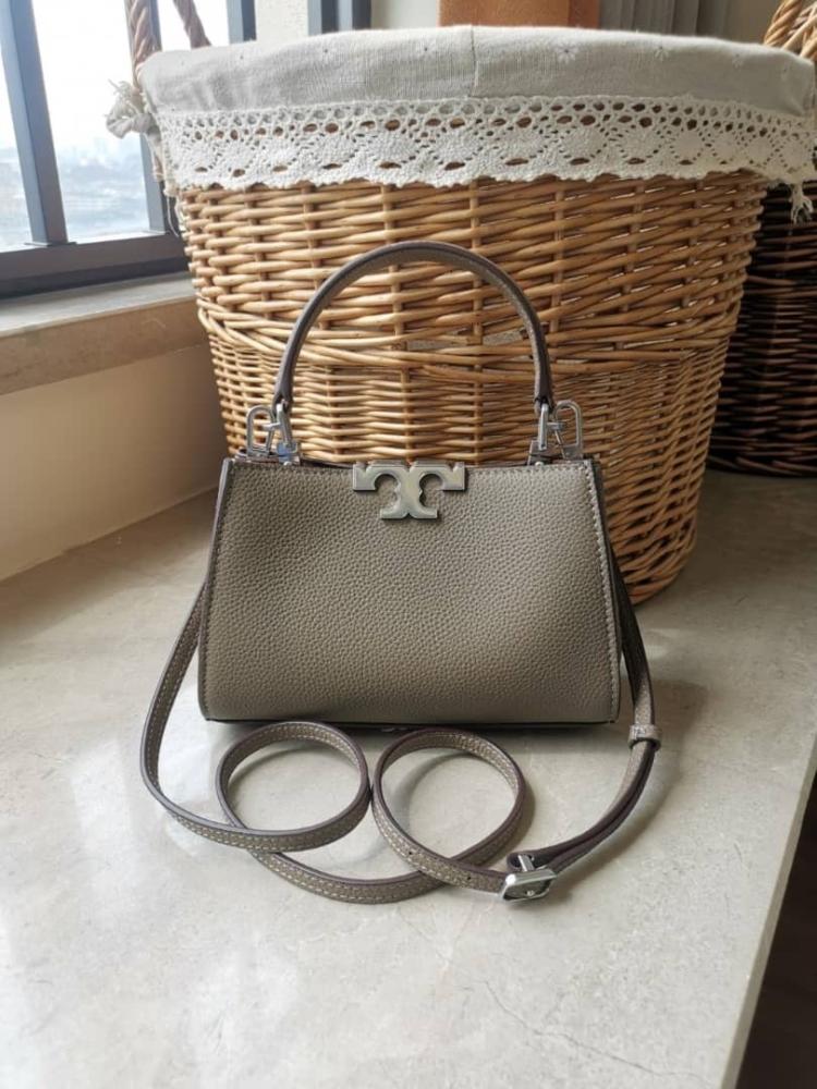 توري بورش Tory Burch مقاس صغير