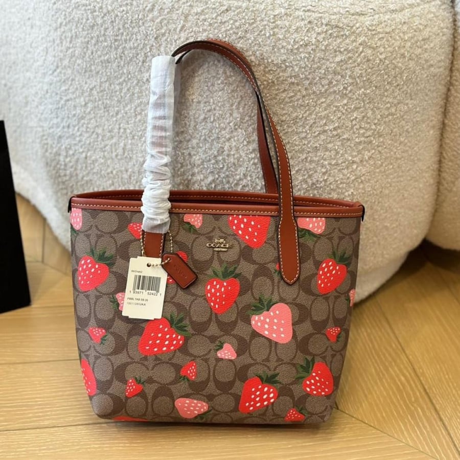 شنطه كوتش Coach