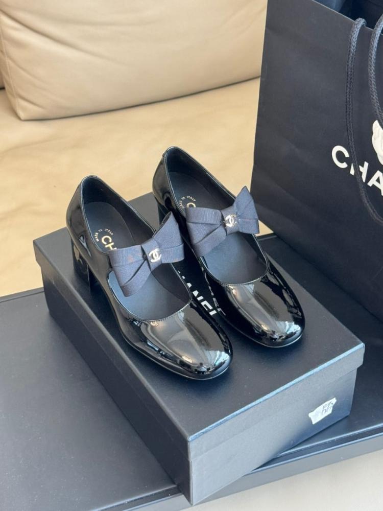 حذاء شانيل CHANEL