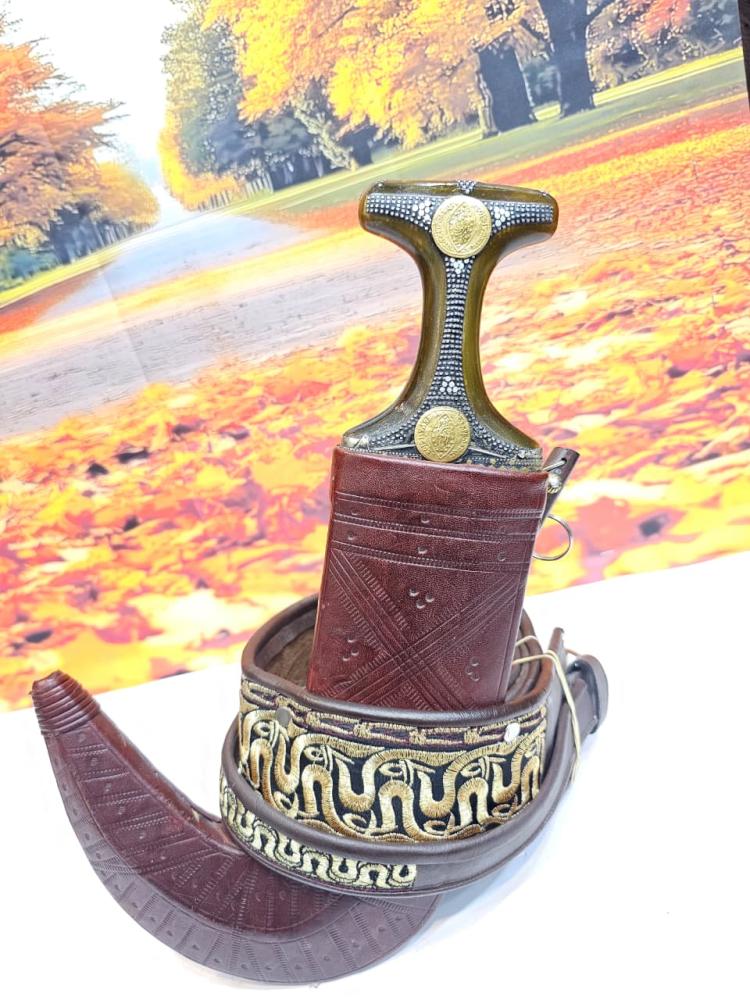 جنبيه شبيه الزراف