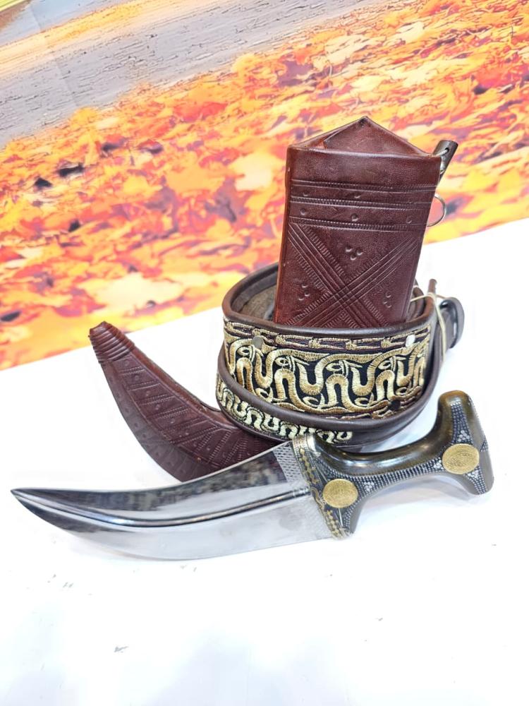 جنبيه شبيه الزراف