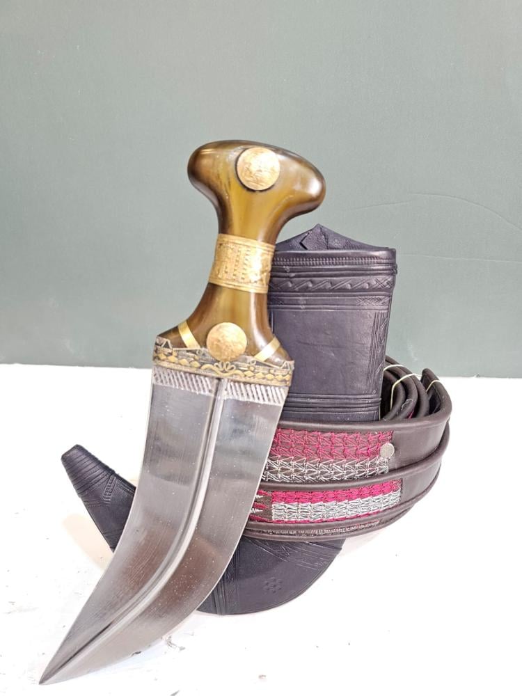 جنبيه  شبيه الزراف