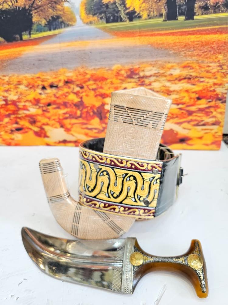 جنبيه صنعاني شبح شبيه الزراف