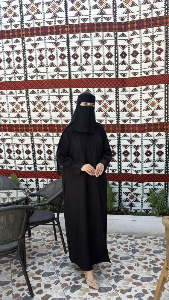 عباية سوداء ملكي فاخرة في السعودية