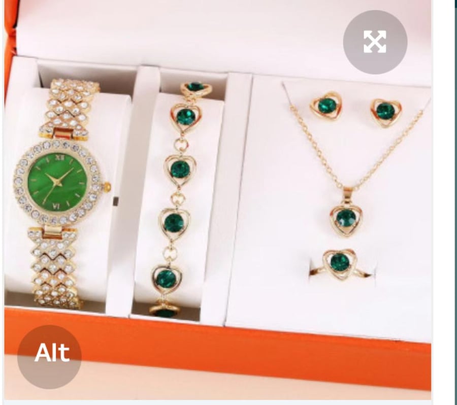 امراه طقم ساعات