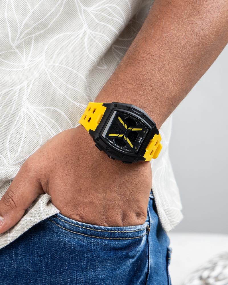 A story of time in an innovative style with yellow color