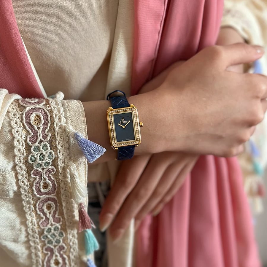 ساعة نسائية جلد فصوص زركون باللون الكحلي ميناء كحلي