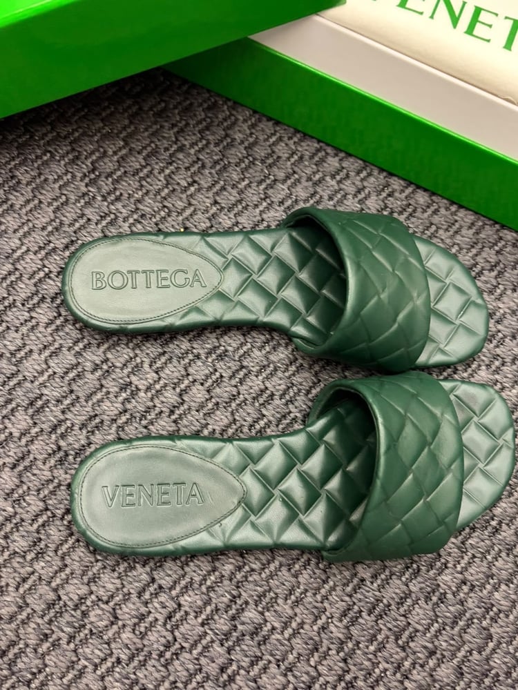 Bottega Veneta Amy Flat mules