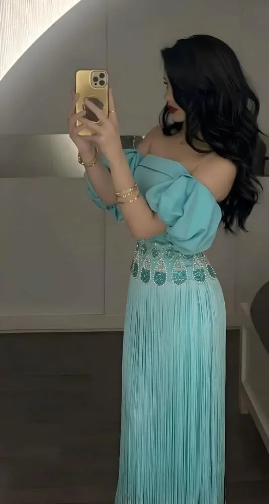 فستان سهرة ساحر باللون الأزرق السماوي