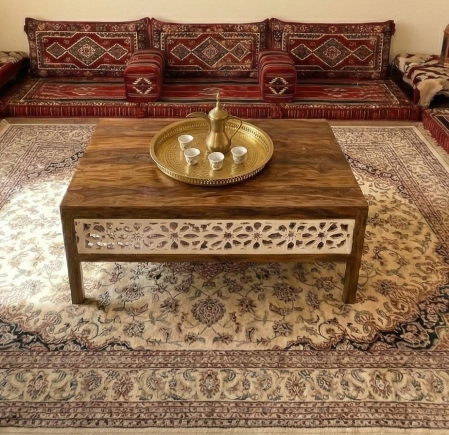 طاولة وسط تراثية