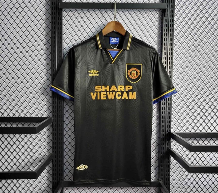 Manchester United 92 black T-shirt