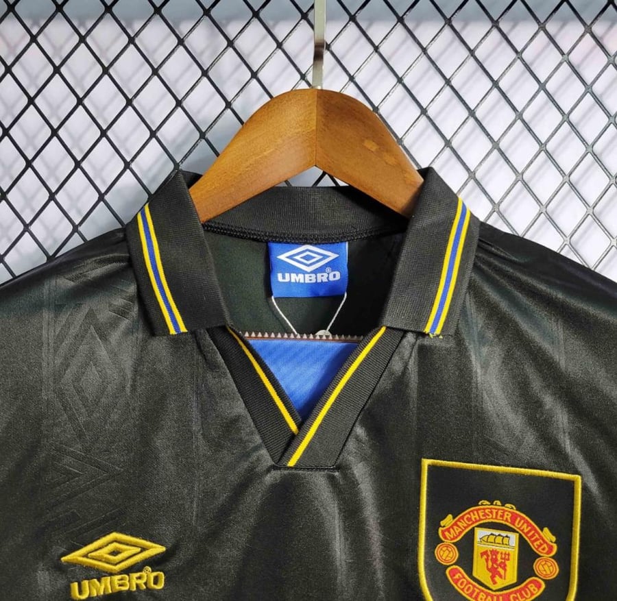 Manchester United 92 black T-shirt