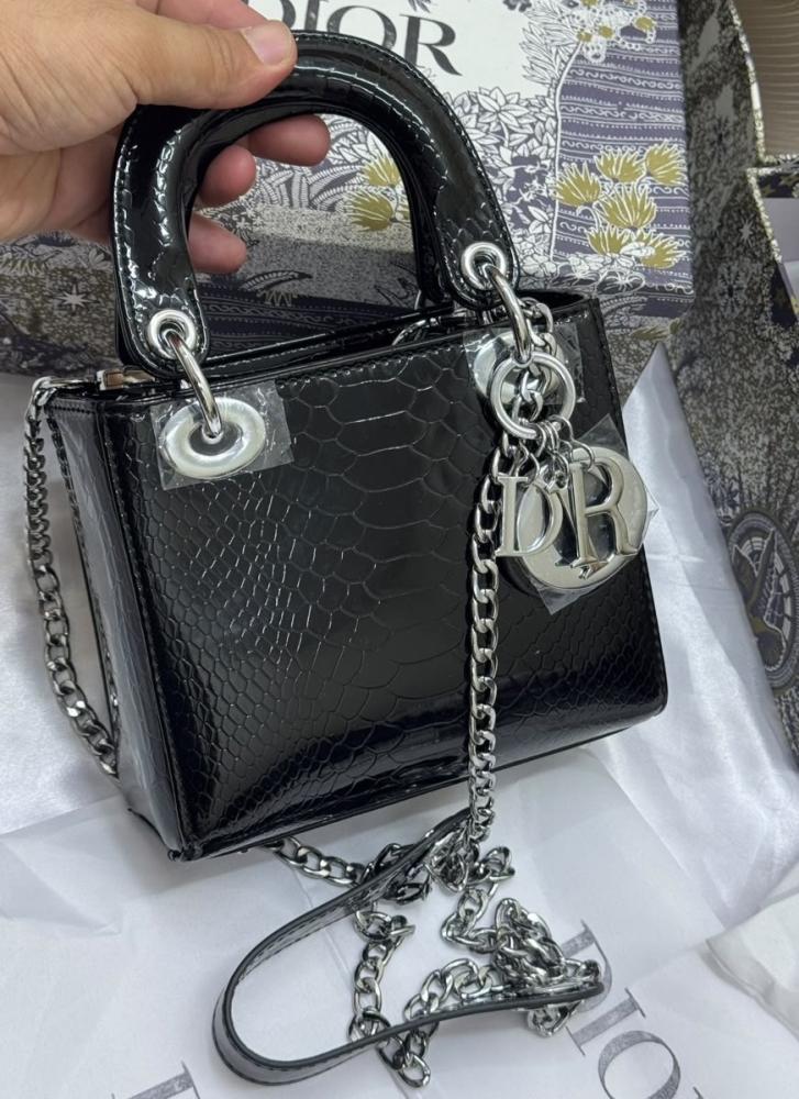 شنطة ديور
