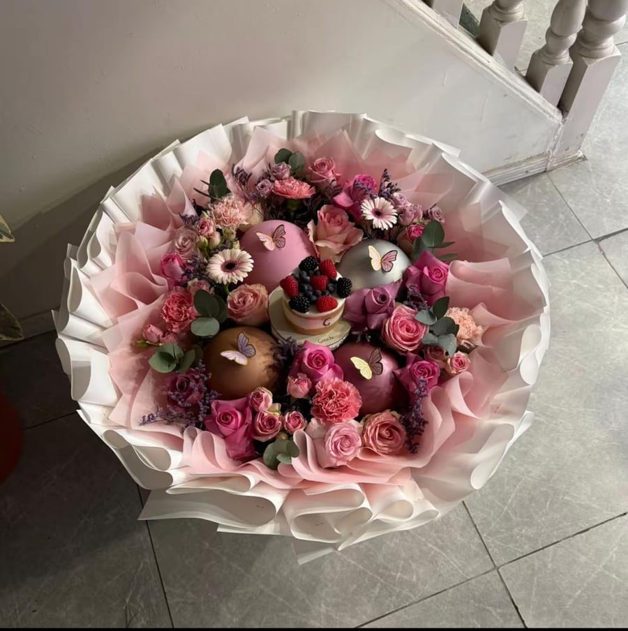 Elegant Christmas bouquet ♥️