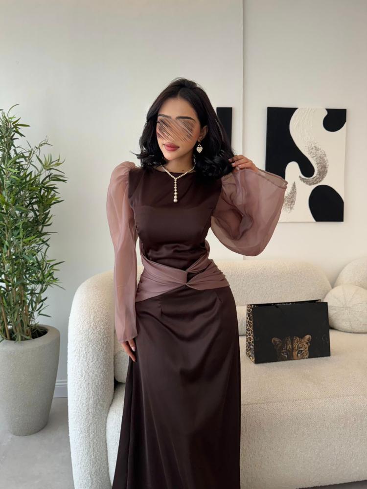 فستان سهره اللون بني قماش ستان  اورجنزا   من متجر  جوهره FR