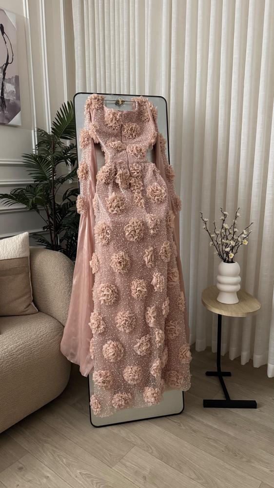 فستان سهره اللون لحمي الخامه كلفه ورود مع خرز اكمام كرنكل من متجر جوهره MA