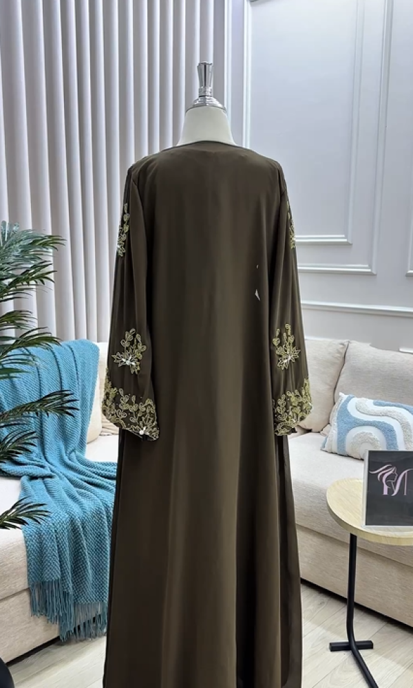 جلابية اللون زيتي الخامه جورجيت  تطريز يدوي راقي  من متجر جوهره MA
