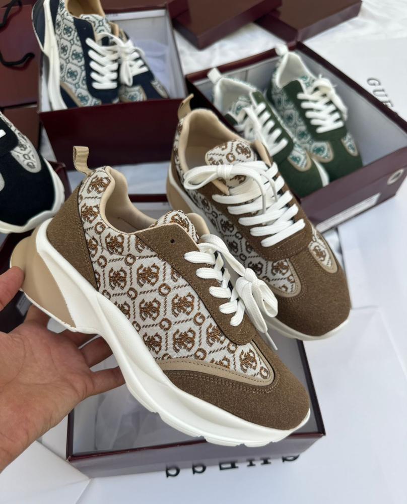 احذية  سبورت  GUESS من متجر جوهره